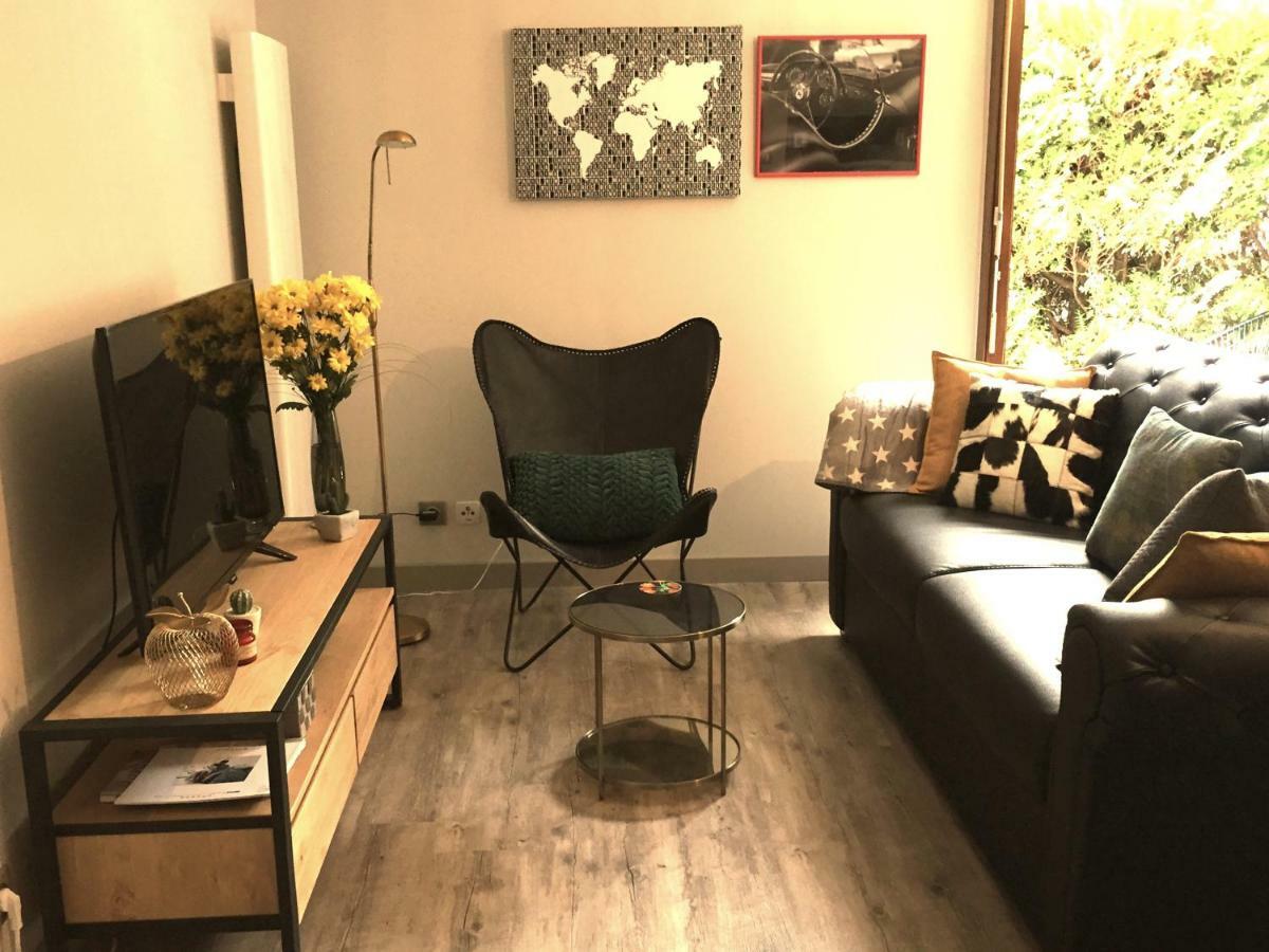 The One Suite Annecy Bagian luar foto