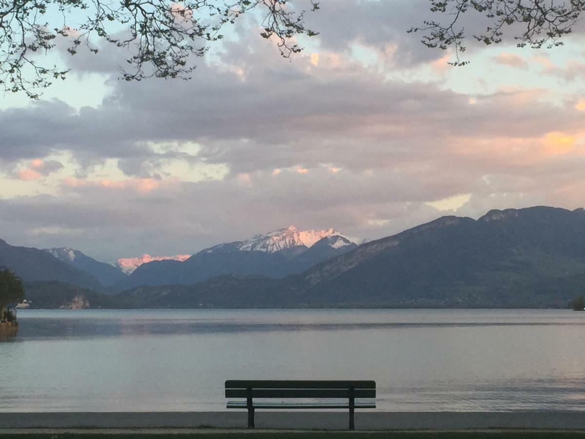 The One Suite Annecy Bagian luar foto