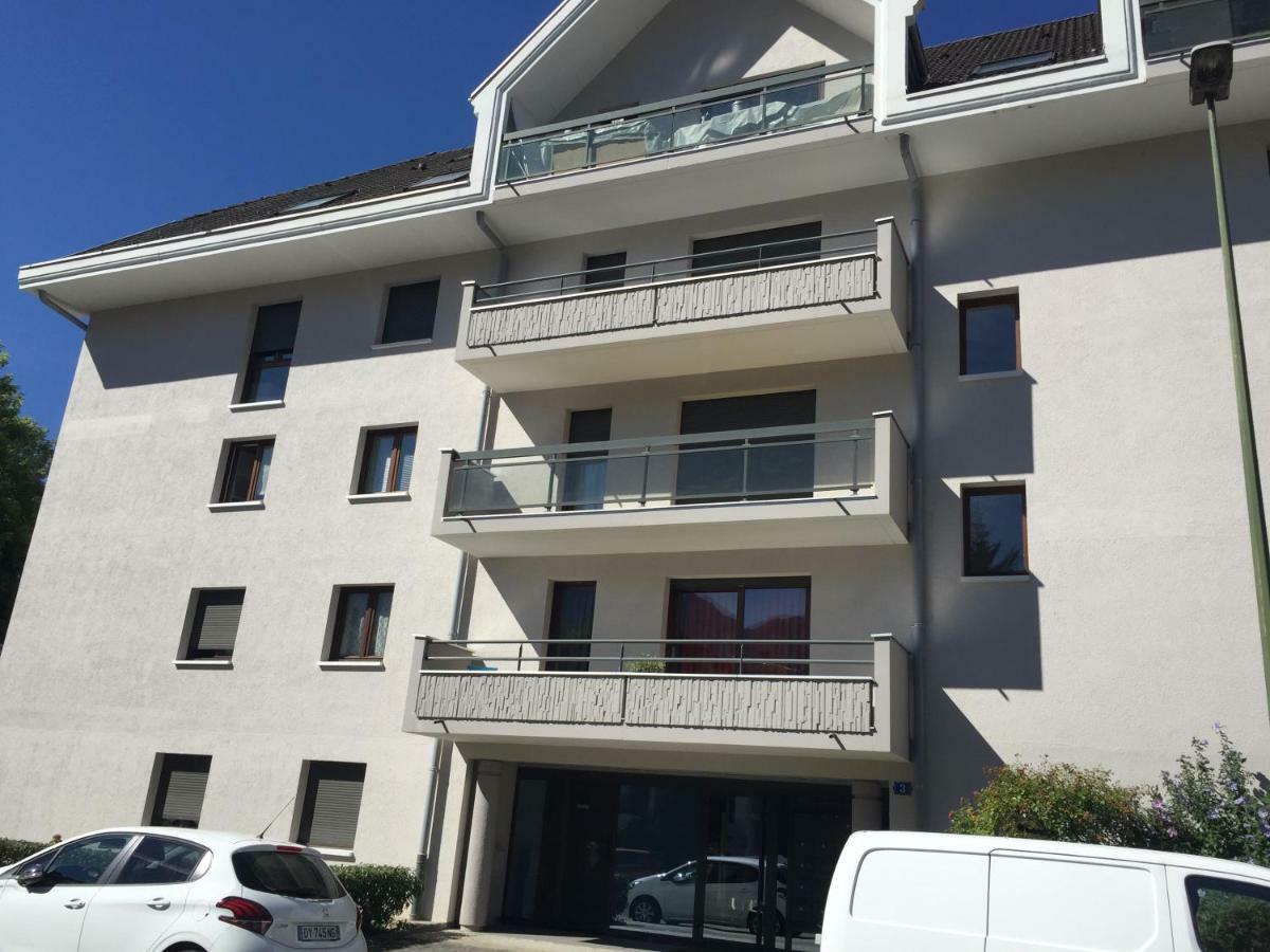 The One Suite Annecy Bagian luar foto