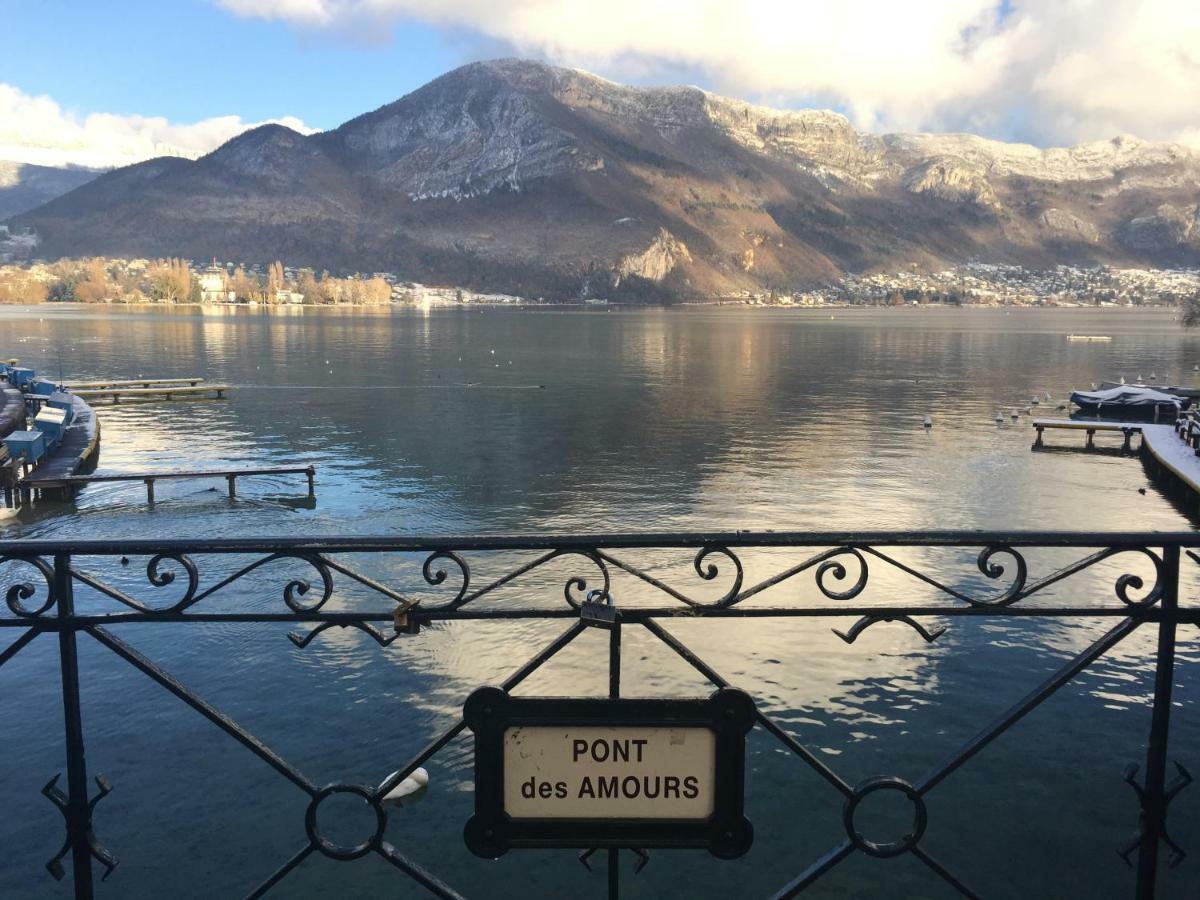 The One Suite Annecy Bagian luar foto