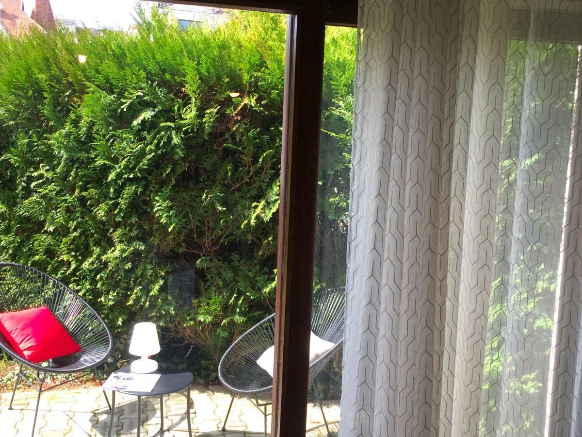 The One Suite Annecy Bagian luar foto